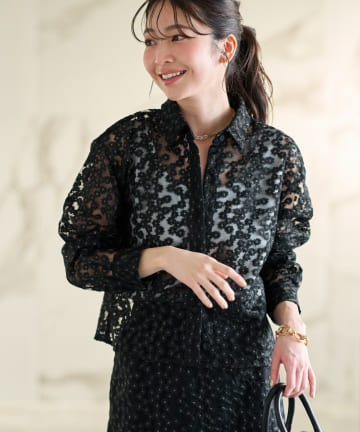 La boutique BonBon(ラブティックボンボン) 【セットアップ可】チュール花刺繍クロップドシャツ
