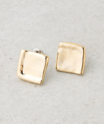 Jena　espace merveilleux(ジェナ　エスパスメルヴェイユ) ミニスクエアピアス