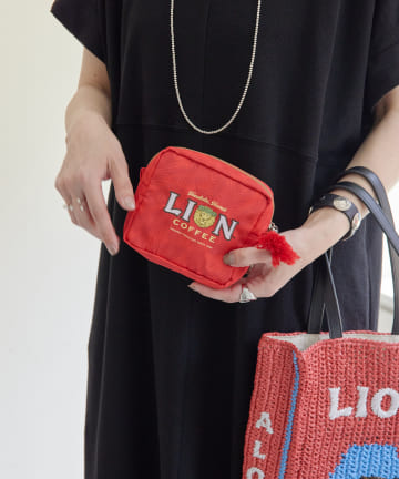 ear PAPILLONNER(イア パピヨネ) LION COFFEE(ライオンコーヒー)コラボスクエア型ポーチ