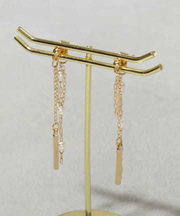 ロングチェーンメタルバーピアス