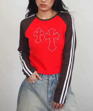 WHO’S WHO gallery(フーズフーギャラリー) ラグランクロスラインストーントップス