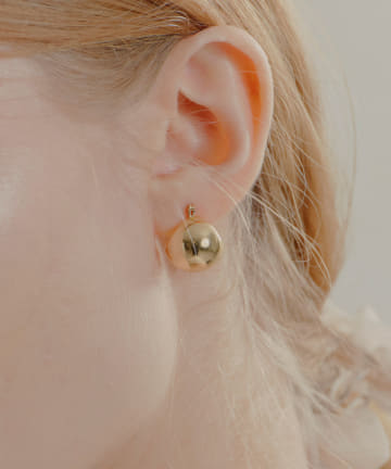 メタルボールピアス