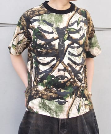 WHO’S WHO gallery(フーズフーギャラリー) 【２サイズ/UNISEX】COOPER  FACTボーンTEE