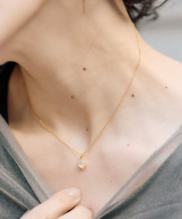 《スターリングシルバー使用》クリスタルストーンネックレス