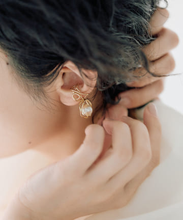 ear PAPILLONNER(イア パピヨネ) ゆりかごパールイヤーカフ