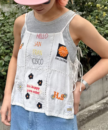 【HELLO.SANFRANCISCO/ハローサンフランシスコ】オリジナル刺繍サテンキャミ