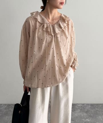 FREDY & GLOSTER(フレディ アンド グロスター) ドット刺繍フリルカラーブラウス