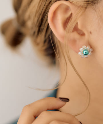 ear PAPILLONNER(イア パピヨネ) 《WEB限定》カラービーズフラワーピアス