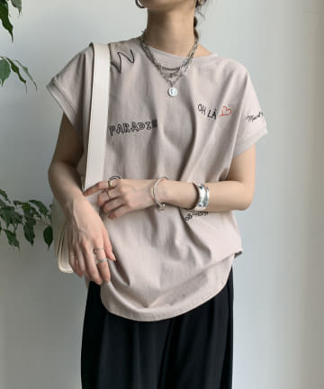 【WEB限定】バックジップランダム刺繍ロゴTEE