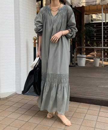 スモッキングワンピース