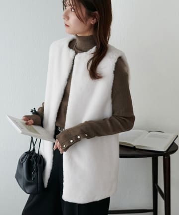 DISCOAT(ディスコート) 【WEB限定】フェイクファーロングベスト