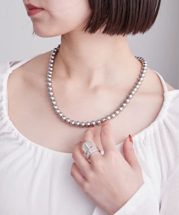 [eau]volume ball necklace