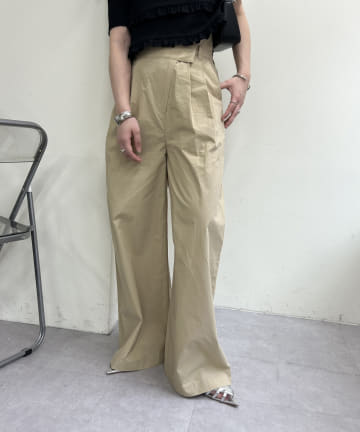 ハイウエストラップパンツ