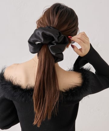 OUTLET(アウトレット) 【Chico】ロゴ刺繡ボリュームシュシュ