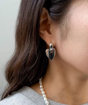 ハートプレートピアス