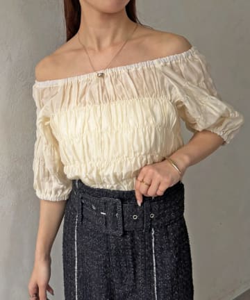 Thevon.(ゼヴォン) シャーリングシアーボートネックブラウス