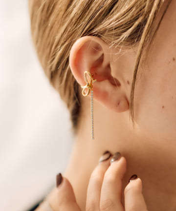 ear PAPILLONNER(イア パピヨネ) 《スターリングシルバー使用》ダイヤレーンリボンイヤーカフ