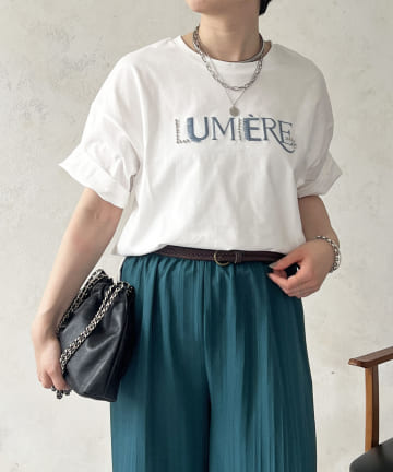スタッズ刺繍TEE