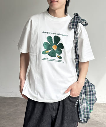 CPCM(シーピーシーエム) フロントフラワー刺繍T
