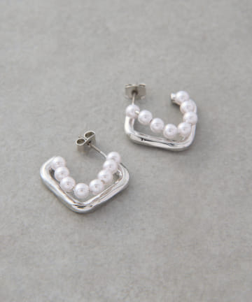 パールラインピアス