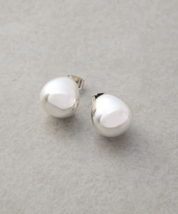 オーバルピアス