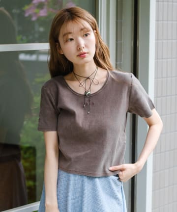 Kastane(カスタネ) 【XS.Fサイズ展開/4色展開】ピグメント刺繍ロゴTEE