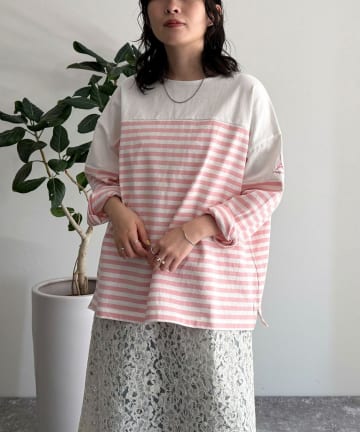 FREDY & GLOSTER(フレディ アンド グロスター) パネルボーダー刺繍プルオーバーカットソー