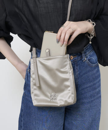 russet(ラシット) 【長財布がちょうど入る】ナイロンミニショルダーバッグ