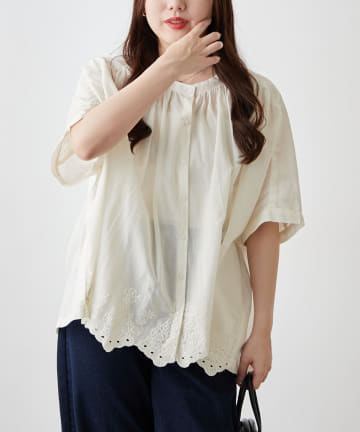 【NAO】インド綿100%、スカラップ刺繍ブラウス