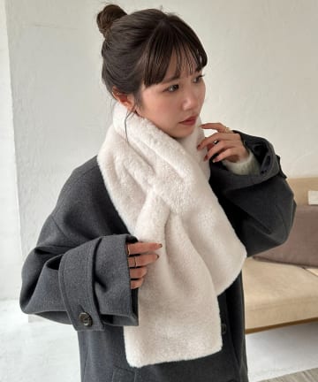 DISCOAT(ディスコート) 【WEB限定】フェイクファーマフラー