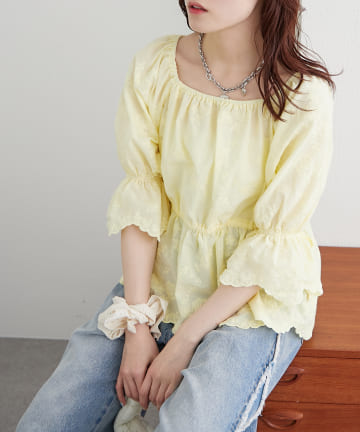 w closet(ダブルクローゼット) 【前後2WAY】レース刺繍オフショルブラウス