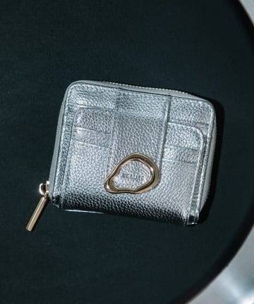 BIRTHDAY BAR(バースデイバー) 【BEAURE　ビュレ】カウレザー メタルモチーフ 二つ折り財布