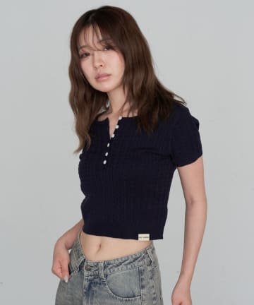 ケーブルヘンリーニット