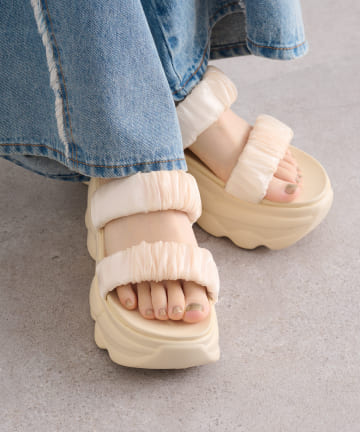 厚底ギャザーベルトサンダル