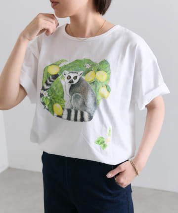 ear PAPILLONNER(イア パピヨネ) 《動画あり》sampo×ear ワオキツネザル/刺しゅうTシャツ