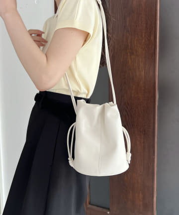 CAPRICIEUX LE'MAGE(カプリシュレマージュ) ソフト巾着ショルダーバッグ