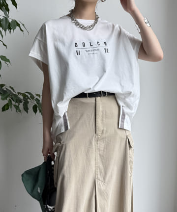 【WEB限定】カラーラインスリットTEE