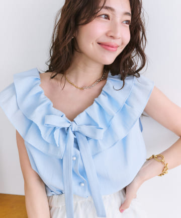La boutique BonBon(ラブティックボンボン) 【最強愛され】ギャザーフリルリボンノースリブラウス