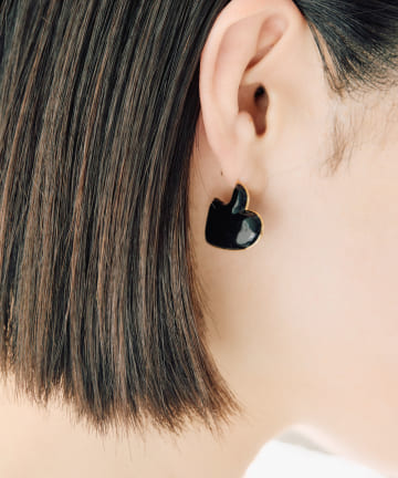 ear PAPILLONNER(イア パピヨネ) モノトーンぷっくりハートピアス