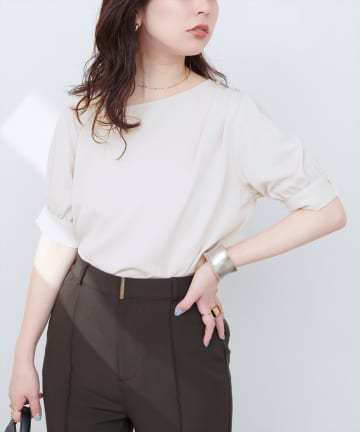 natural couture(ナチュラルクチュール) アシメネック金釦装飾ブラウス