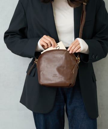 BIRTHDAY BAR(バースデイバー) LIGHT LEATHER SHOULDER 軽量本革ショルダーバッグ