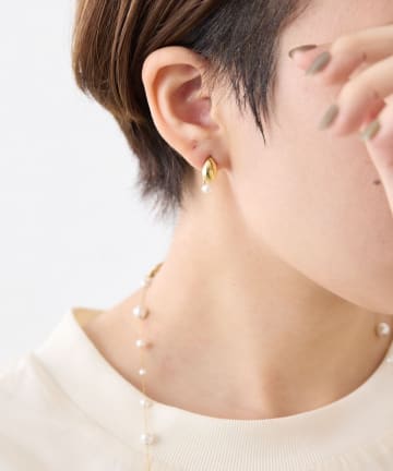 ear PAPILLONNER(イア パピヨネ) キャッチパール雫ピアス