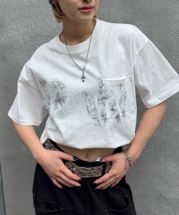 WHO’S WHO gallery(フーズフーギャラリー) 予約/2サイズ【Sourcream】PWステンシルプリントポケットTEE