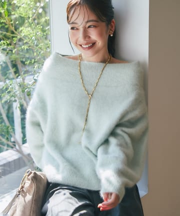 La boutique BonBon(ラブティックボンボン) 【大人っぽニット】ヘアリーウールカシミア混リブネックオフショルニット