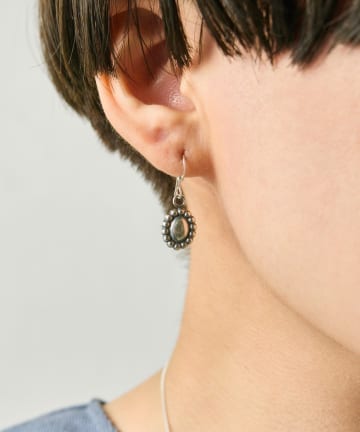 ear PAPILLONNER(イア パピヨネ) 《スターリングシルバー使用》オーバルフラワーピアス