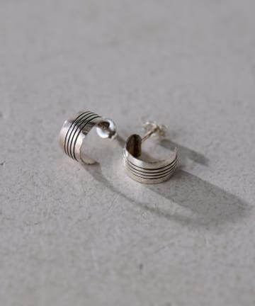 ear PAPILLONNER(イア パピヨネ) 《スターリングシルバー使用》フォーラインフープピアス