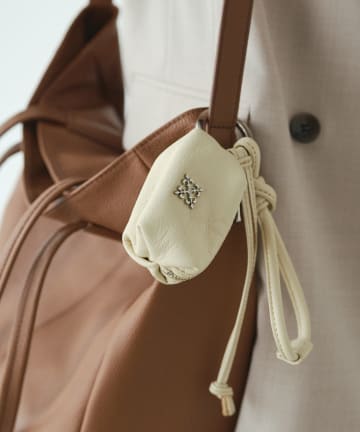 russet(ラシット) カラビナ付き レザーミニポーチ型チャーム