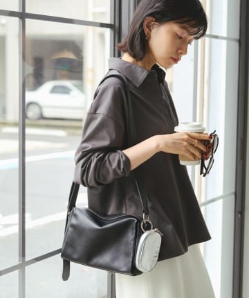 russet(ラシット) レザースクエアショルダーバッグ