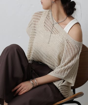 COLONY 2139(コロニー トゥーワンスリーナイン) メッシュ編みニットプルオーバー