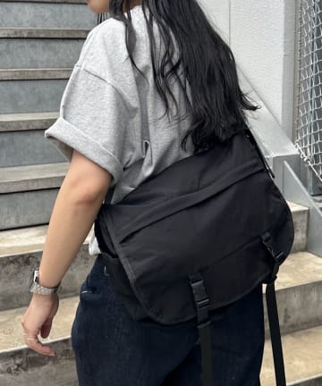 COLONY 2139(コロニー トゥーワンスリーナイン) 【UNISEX/軽量380g】撥水ソフトナイロンメッセンジャーバッグ